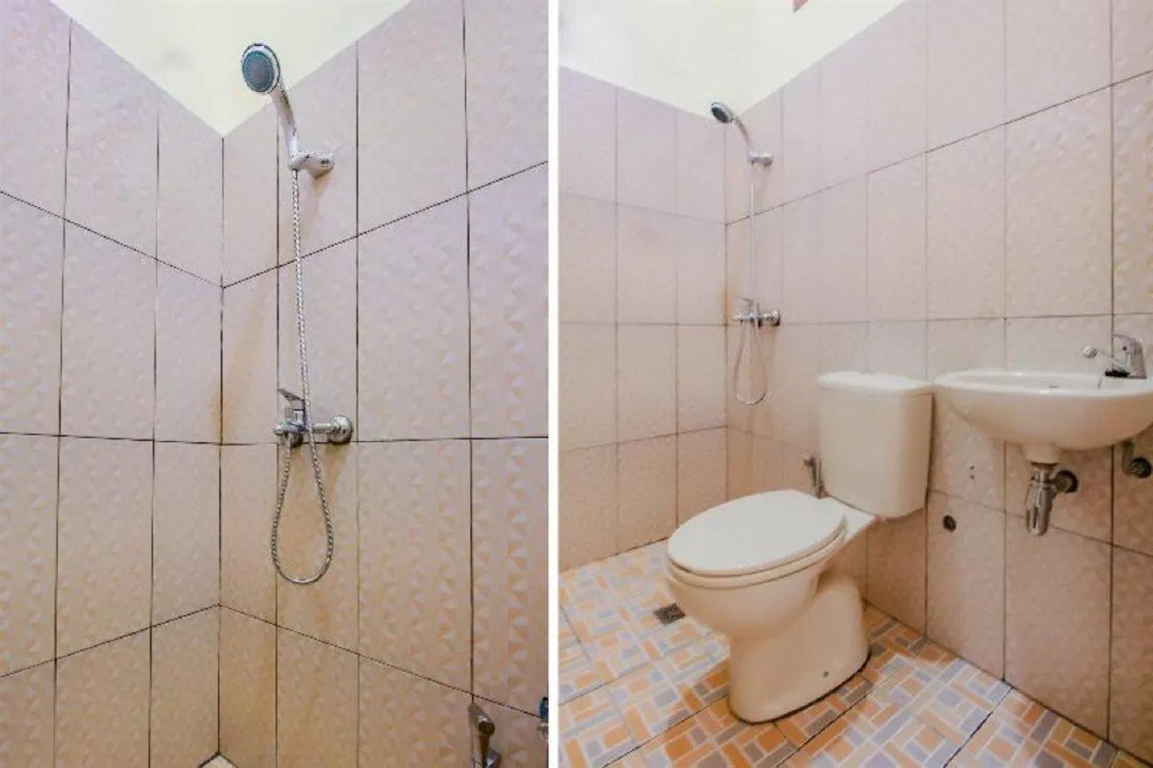 Oyo 90063 Silver Homestay Syariah Perabumulih Exterior foto